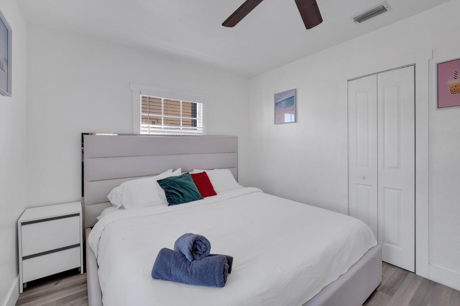 Happy House Miami! Same Name Everywhere - 3 Bedroom House - 1 King - 3 Queens Сasa de vacaciones