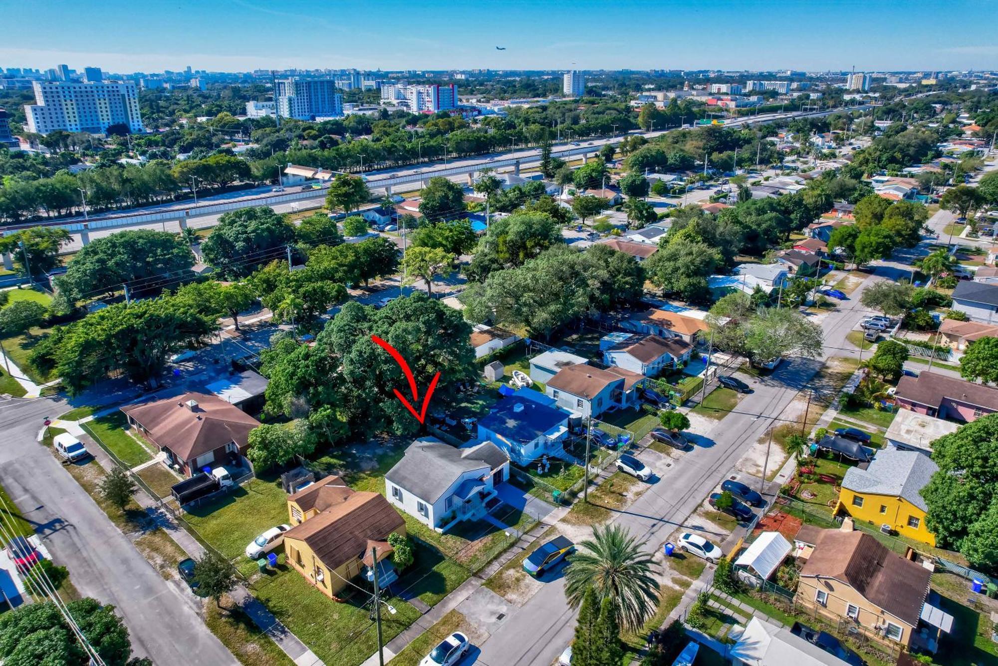 Сasa de vacaciones Happy House Miami! Same Name Everywhere - 3 Bedroom House - 1 King - 3 Queens *