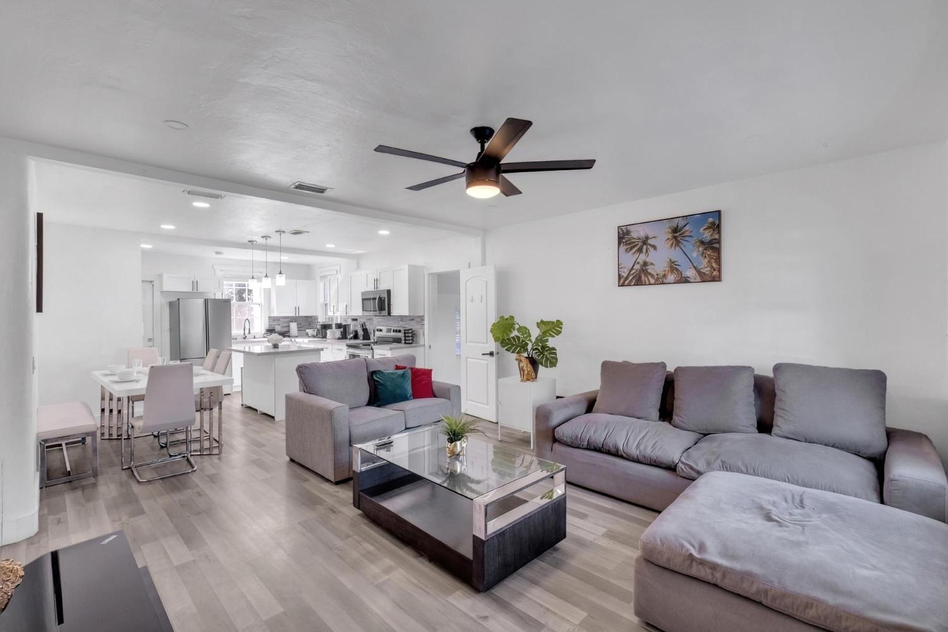 Happy House Miami! Same Name Everywhere - 3 Bedroom House - 1 King - 3 Queens Сasa de vacaciones